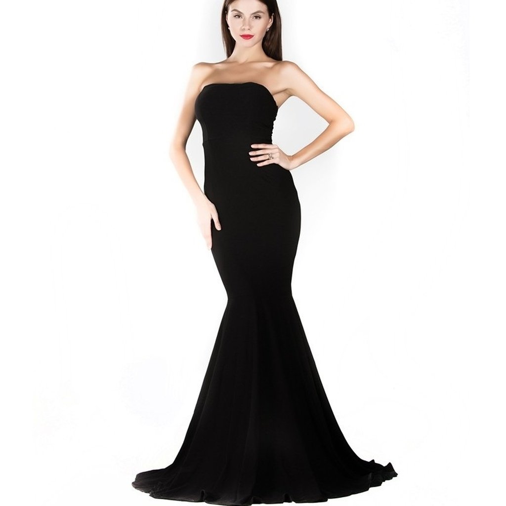 Evelyn Belluci, Black Mermaid Dress